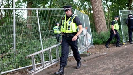 Oasis Heaton Park: Greater Manchester Police arrest six fans and issue drone warning