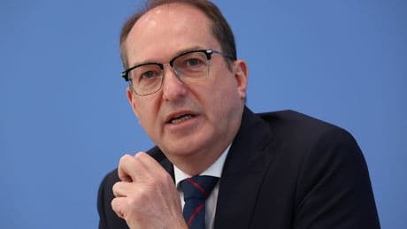 BILD erklärt den Dobrindt-Vorstoß - Werden Juden-Hasser jetzt ausgewiesen?