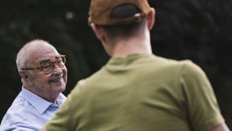 Die vier Vorteile einer Freundschaft mit Altersunterschied
