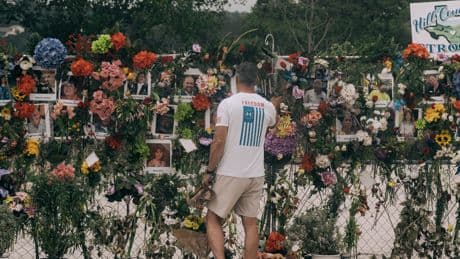 Texans Offer a Hand and Open Their Hearts as Flood Death Toll Grows
