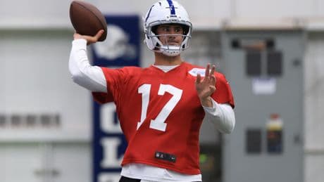 Daniel Jones off to strong start in Anthony Richardson QB battle