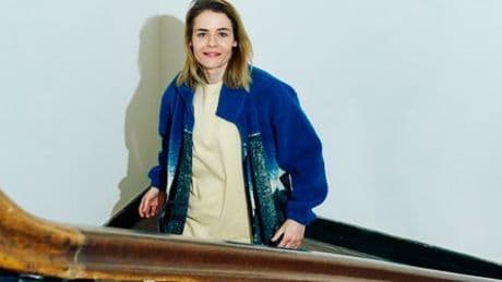 Hazel Brugger: Interview mit der Comedienne über Politik beim ESC und verhasste Kinder-Playdates