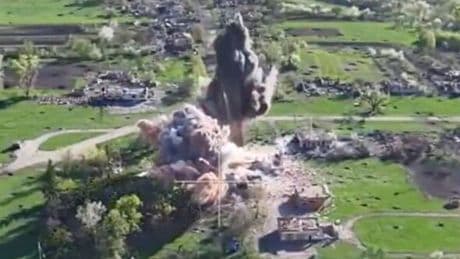 Insane moment Ukraine Air Force wipes out Russian positions in ruthless bombing attack