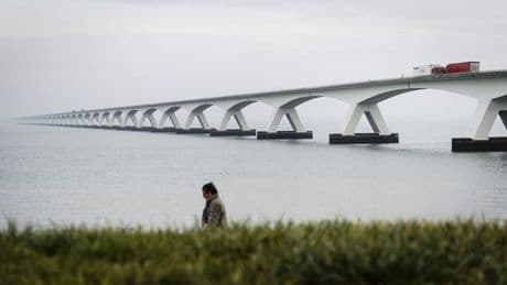 Niemand wil de Zeelandbrug opknappen: 'Complexe reparatie'