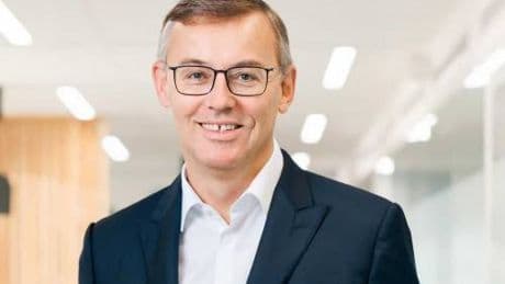 Peugeot tra passato e futuro: Favey rilancia la strategia del Leone su elettrico, GTI e clienti B2B
