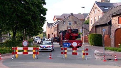 Arrestatieteam, politiehelikopter en EOD ter plaatse bij incident met verward persoon in Wijlre