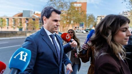 La mujer del presidente de Quirón Prevención niega que la pareja de Ayuso sobornara a su marido