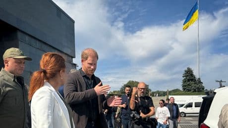 Prens Harry, Kiev'e gitti: Savaşın izlerini yerinde gözlemledi