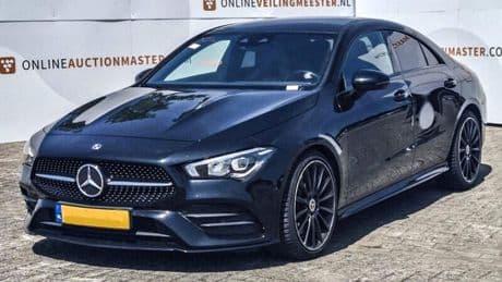 Oude jeep van Defensie of door de fiscus in beslag genomen Mercedes kopen? Dat kan vanaf nu bij online veilinghuis
