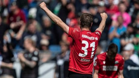 Nach Elfmeter-Krimi - Ehemaliger Hannover-Star holt ersten Trainer-Titel