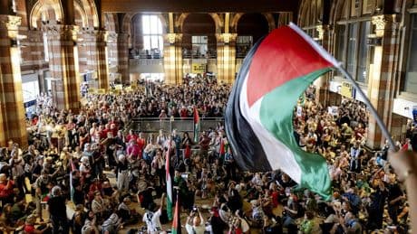 Duizenden activisten op stations door heel Nederland willen einde hongersnood in Gaza