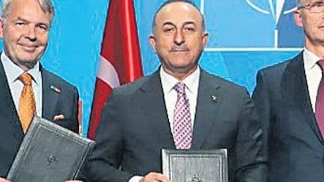 İsveç’in NATO belgeleri tuvalette!