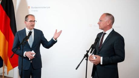 Migrationspolitik: Lob für Dobrindts Grenzpolitik bei Arbeitsbesuch in Wien