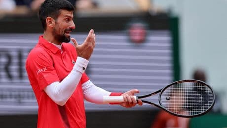 Las dos versiones de Djokovic: sin brillar con Andy Murray y la apisonadora con Dusan Vemic en el refugio de Roland Garros