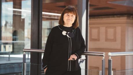 Los secretos de la exposición del Reina Sofía sobre la artista Marisa González: "No falté ni un día al estudio, y tengo 81"