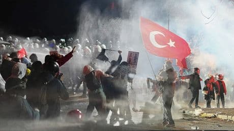 MAZLUMDER'den Saraçhane raporu: 'Polis şiddeti canlı yayınlandı, hak ihlallerine göz yumuldu'