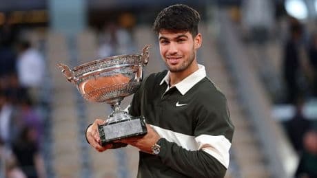 Carlos Alcaraz stuns tennis legends with historic French Open final win