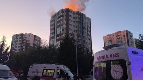 Diyarbakır'da 4 kişinin hayatını kaybettiği yangınla ilgili 4 kişi gözaltına alındı