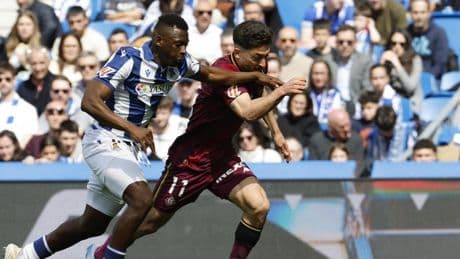 50 veces Hamari: el lateral llega a su cincuentenario con la Real Sociedad