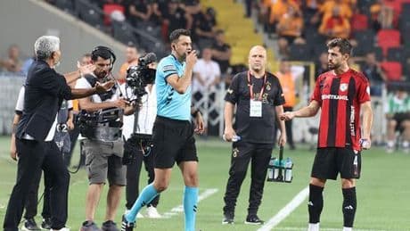 Fırat Aydınus, Gaziantep FK-Galatasaray maçında tartışmalı kararlara imza atan Ali Şansalan'ın performansını değerlendirdi: 'Bütün hakemler VAR'ın esiri olmuş!'