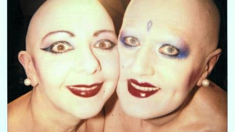 Mort de l’artiste et performeuse allemande Eva, du duo Eva & Adele