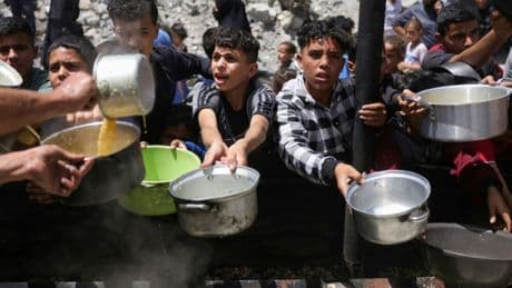 Laschet: An Israels Stelle würde ich selbst Hilfslieferungen verteilen