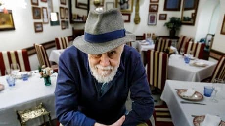 Gonzalo Suárez, el escritor y cineasta que no pudo ir a la escuela y se educó en casa con su padre