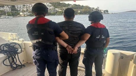 Cinayetten aranıyordu... Casper çetesi üyesi Bodrum’da lüks yatla kaçmaya çalışırken yakalandı