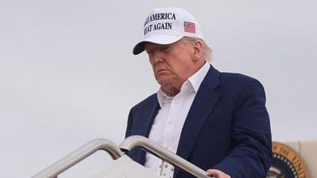 Trump ek vergileri 'şimdilik' erteledi... Uzmanların endişesi geçmedi: 'ABD ve AB arasında yıllarca sürecek bir ticaret savaşını tetikleyebilir'