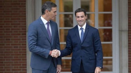 Sánchez acelera las transferencias a Euskadi mientras sigue parada la delegación de inmigración a Catalunya
