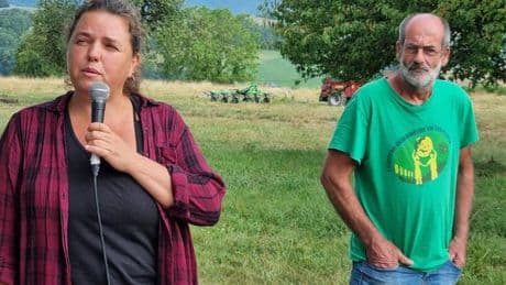 En Savoie, l’euthanasie de bovins atteints d’une maladie contagieuse suscite l’angoisse des éleveurs et rencontre des résistances