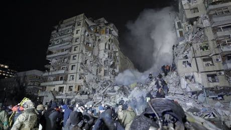 Guerre en Ukraine: au moins un mort et 39 blessés dans des frappes russes sur Dnipro et Kharkiv