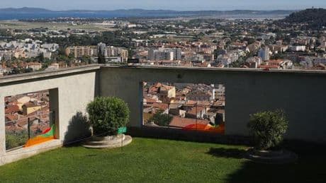 La Villa Noailles s’engage dans un plan drastique de désendettement