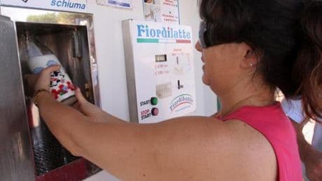 Latte crudo, controlli dell’Asl 4 in tutti i punti vendita del Levante