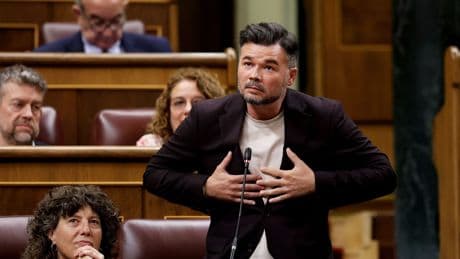 Periodistas de 'El País' le hacen la autocrítica a su columnista Daniel Gascón por defender la libertad de prensa