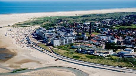 Gedenkort auf Nordseeinsel: Gedenkstele erinnert auf Borkum an Leid von Kurkindern