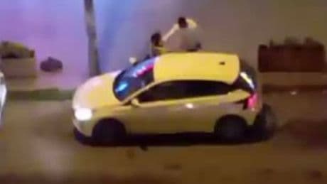Esenyurt'ta sokak ortasında dehşet! Kadını darbederek zorla araca bindirdi