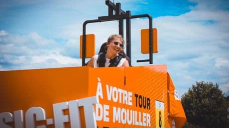 Tour de France : piscines improvisées, jet de sacs de patates et vélos suspendus dans les airs, Lou Anne, 29 ans, raconte la vie de caravanière
