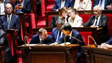 Ces réformes suspendues dans l’attente d’un nouveau gouvernement : crise du logement, audiovisuel public, fin de vie