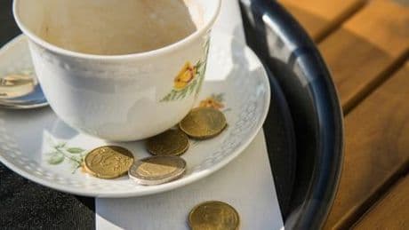 Trinkgeld-Debatte: Fühlt sich Trinkgeld per Karte wie ein Muss an?