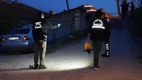 Eşinin telefonuna mesaj atan akrabasını sokak ortasında vurdu: 5 kişi gözaltına alındı