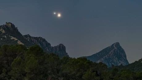 Vénus et Jupiter se croisent à l’aube