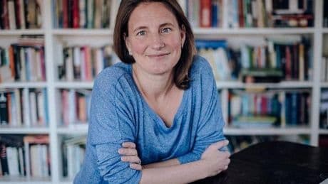 La experta en finanzas Natalia de Santiago aclara qué pasará con las pensiones: "Se espera que bajen al 50-60%"