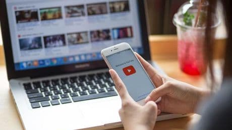 Youtube relaja sus políticas de moderación de contenido para permitir más vídeos ofensivos