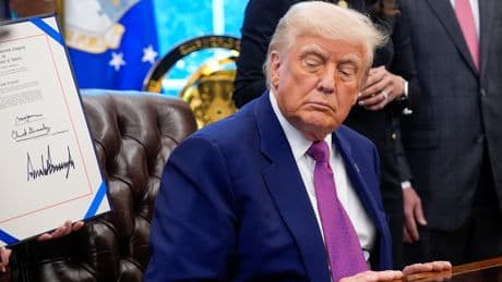 La Justicia bloquea temporalmente el plan de despidos masivos de Trump