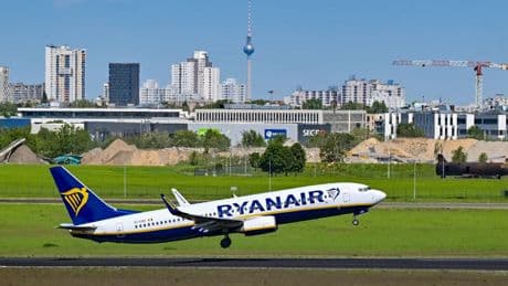 Ryanair prevé un 20% más de retrasos este verano si Puente no contrata más controladores