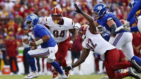 Giants’ woeful offensive line already neutralizing their vaunted strength
