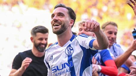 Plötzlich auf Platz 2 - Karaman lässt Schalke vom Aufstieg träumen