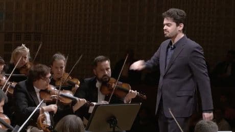 Antisemitismo, il Festival delle Fiandre cancella il concerto della Filarmonica di Monaco: il direttore è nato in Israele