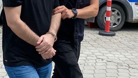İzmir'de FETÖ operasyonu: Çok sayıda şüpheli gözaltında